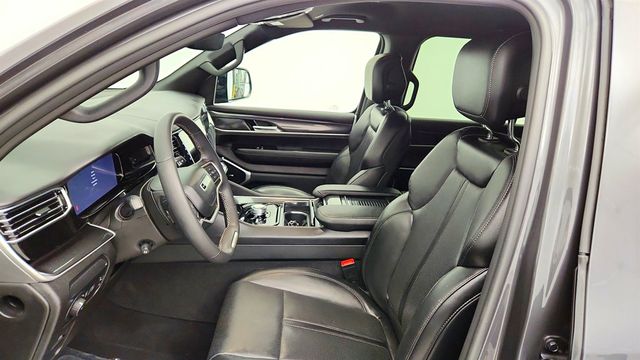 2023 Jeep Wagoneer 4x4 w/ Front Passenger Interactive Display - 23055675 - 19
