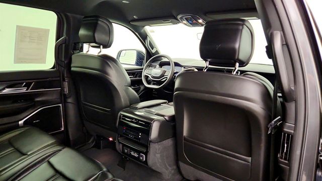 2023 Jeep Wagoneer 4x4 w/ Front Passenger Interactive Display - 23055675 - 23