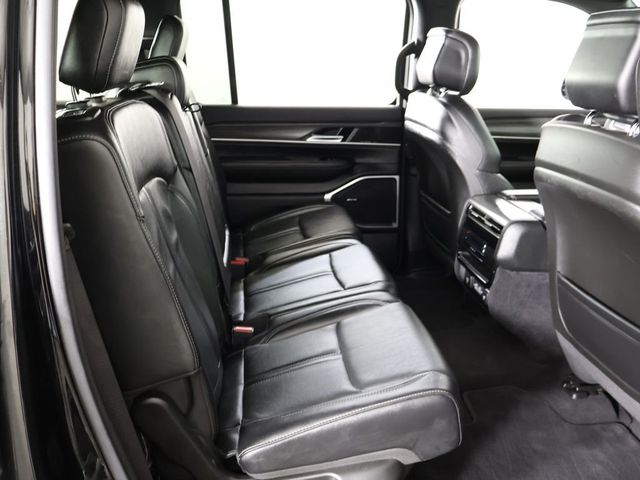 2023 Jeep Wagoneer Series II - 23021007 - 38
