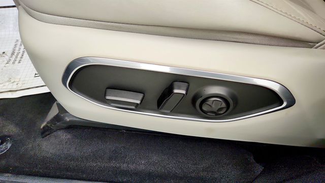 2023 Jeep Wagoneer Series II 4x4 w/ Convenience & Premium Groups - 23028045 - 11