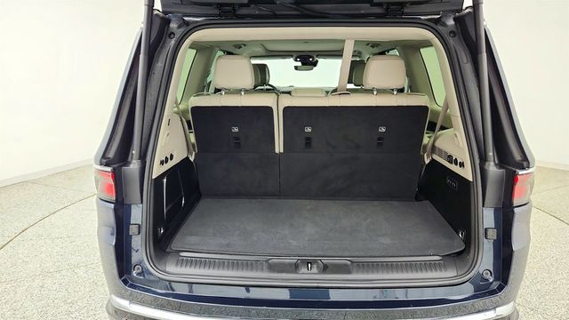 2023 Jeep Wagoneer Series II 4x4 w/ Convenience & Premium Groups - 23028045 - 22