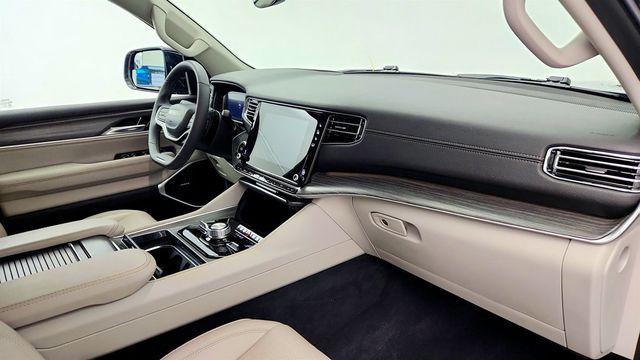 2023 Jeep Wagoneer Series II 4x4 w/ Convenience & Premium Groups - 23028045 - 26