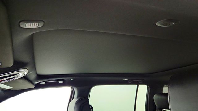 2023 Jeep Wagoneer Series II 4x4 with Premium Group & Seating for Seven - 22971711 - 9