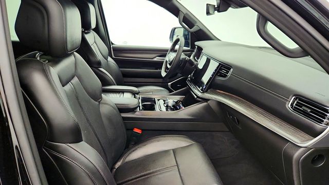 2023 Jeep Wagoneer Series II 4x4 with Premium Group & Seating for Seven - 22971711 - 23