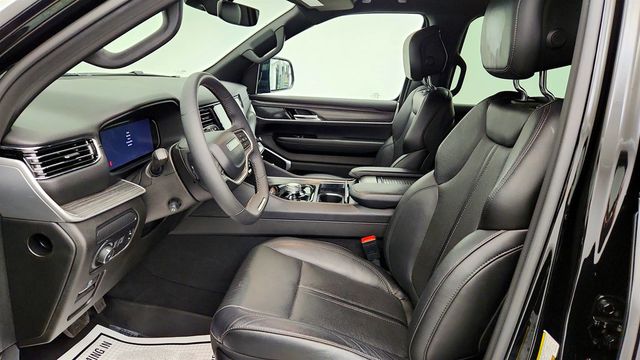 2023 Jeep Wagoneer Series II 4x4 w/ Premium Group & 7-Person Seating - 23079241 - 19