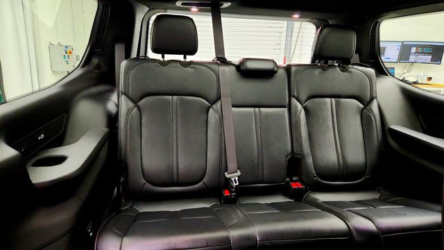 2023 Jeep Wagoneer Series II 4x4 w/ Premium Group & 7-Person Seating - 23079241 - 22