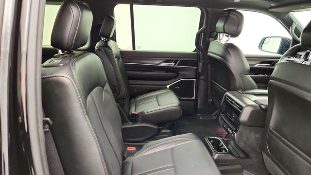 2023 Jeep Wagoneer Series II 4x4 w/ Premium Group & 7-Person Seating - 23079241 - 23