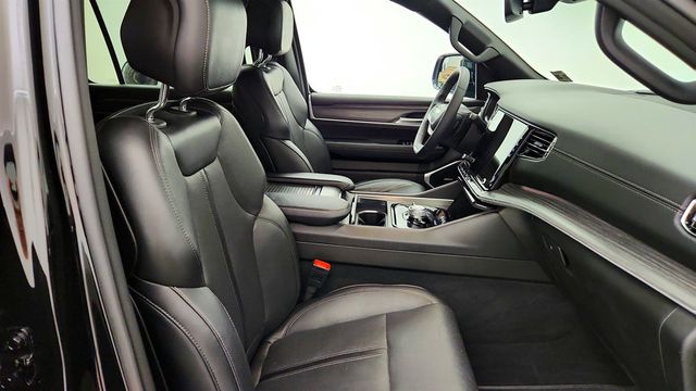 2023 Jeep Wagoneer Series II 4x4 w/ Premium Group & 7-Person Seating - 23079241 - 24