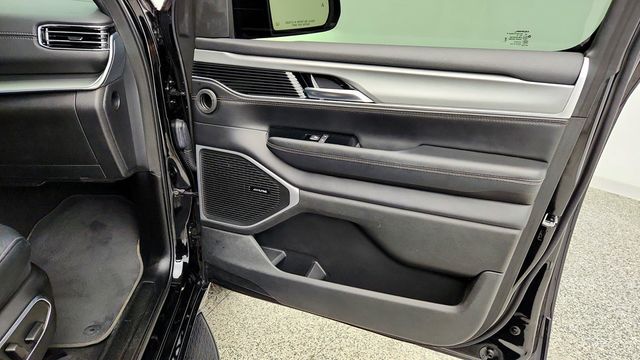 2023 Jeep Wagoneer Series II Carbide 4x4 w/ Tri-Pane Roof & Captain's Chairs - 23100353 - 25