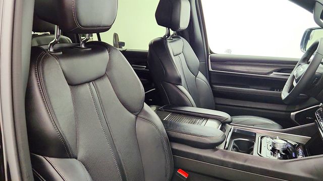 2023 Jeep Wagoneer Series III 4x4 w/ Convenience Group & Quadra-Lift Suspension - 23043027 - 23