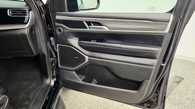 2023 Jeep Wagoneer Series III 4x4 w/ Convenience Group & Quadra-Lift Suspension - 23043027 - 25