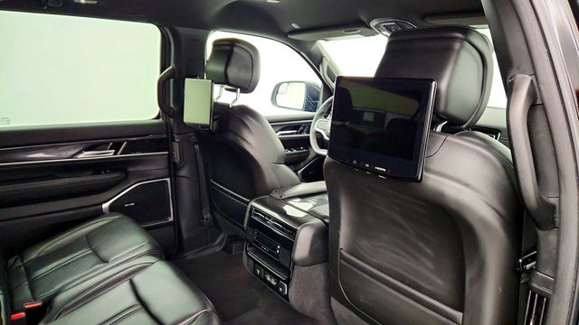 2023 Jeep Wagoneer L 4x4 w/ Rear-Seat Entertainment - 23097946 - 24