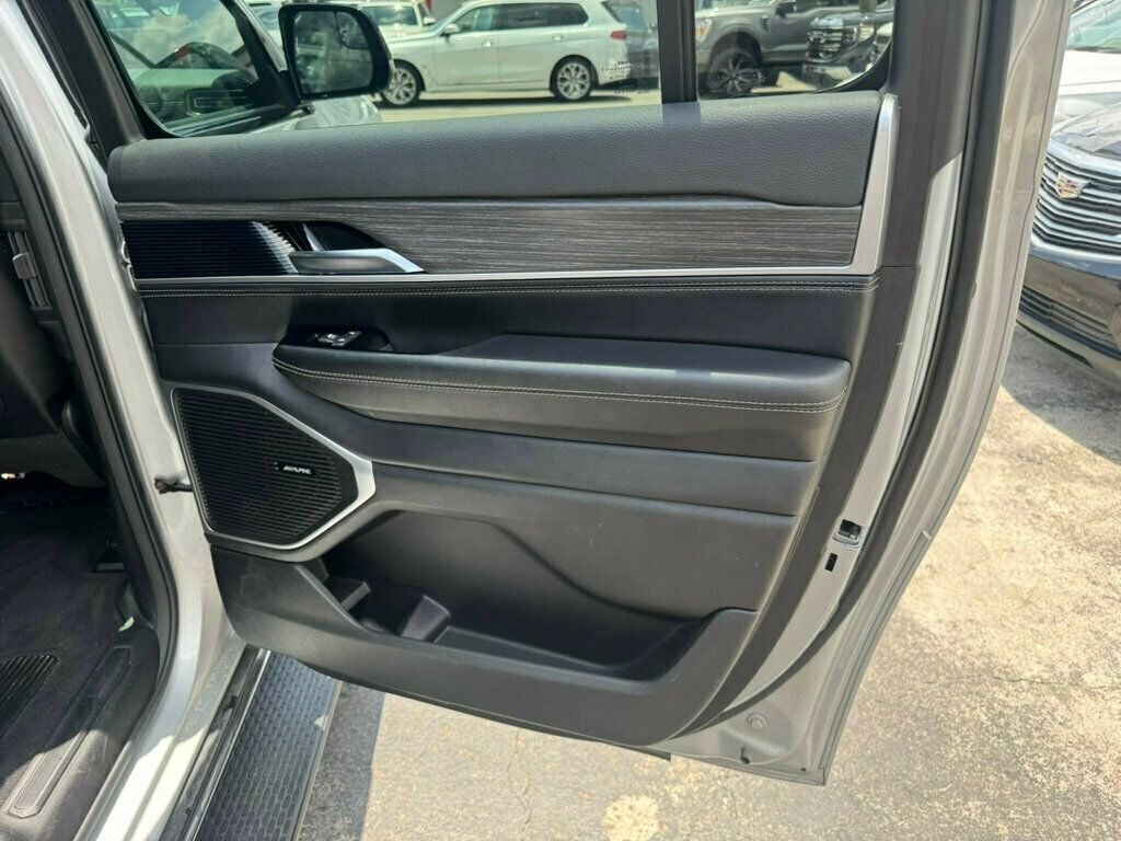 2023 Jeep Wagoneer L MSRP$73725/4X4/WagoneerL/Series2/Heated&CooledSeats/NAV - 22881039 - 17