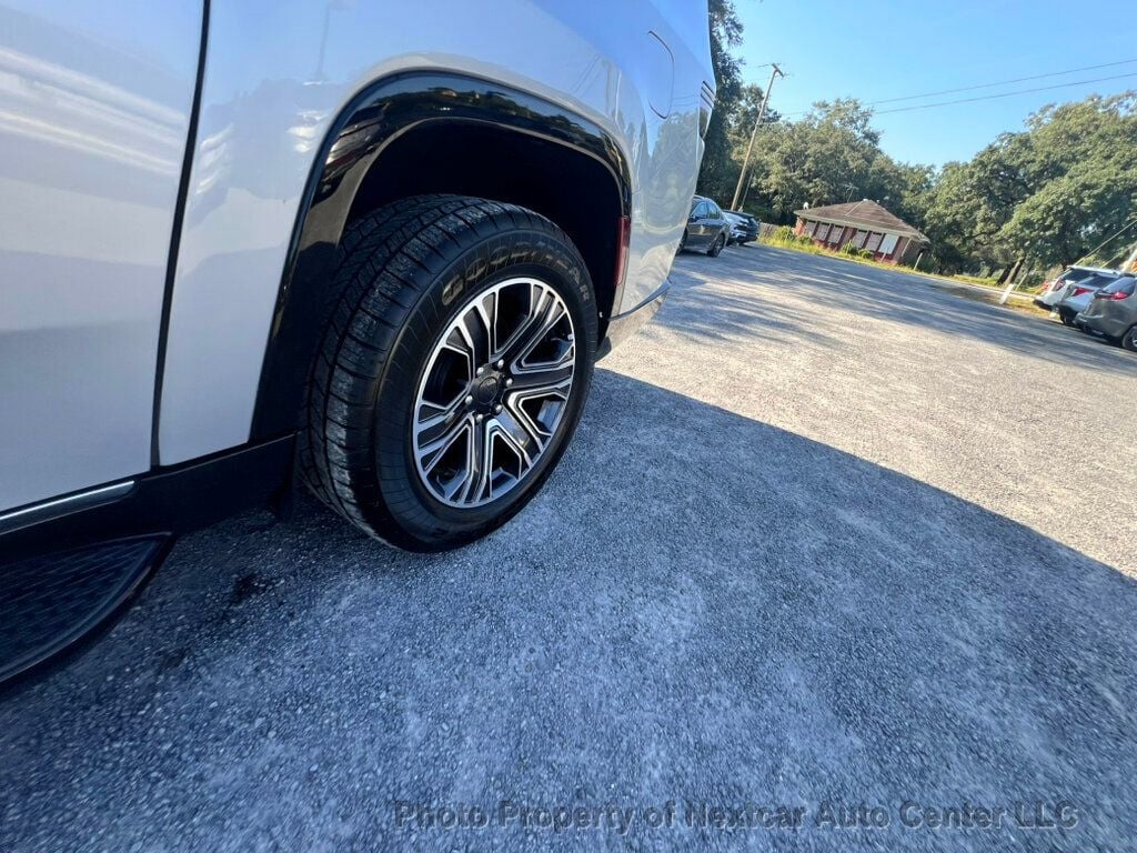 2023 Jeep Wagoneer L Series II photo 10