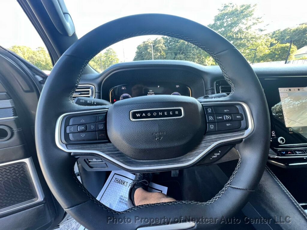 2023 Jeep Wagoneer L Series II photo 18