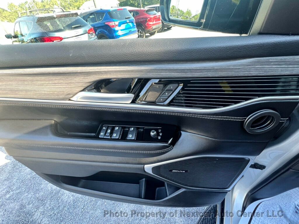 2023 Jeep Wagoneer L Series II photo 22