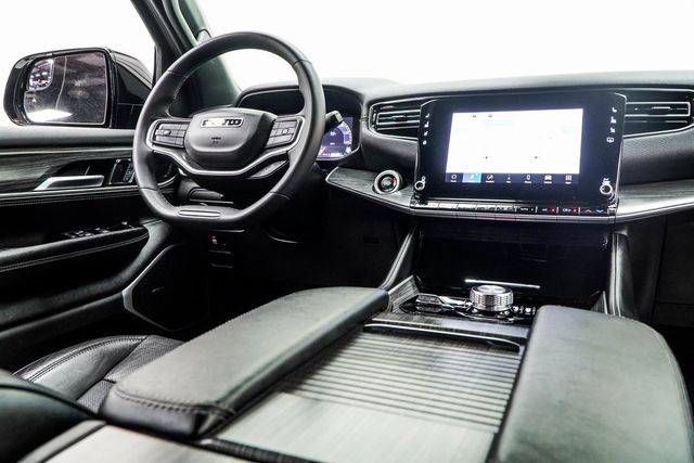 2023 Jeep Wagoneer L Series II - 22965067 - 18