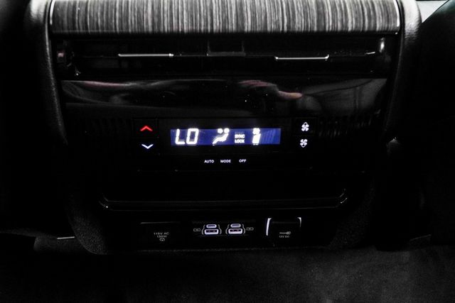 2023 Jeep Wagoneer L Series II - 22965067 - 19