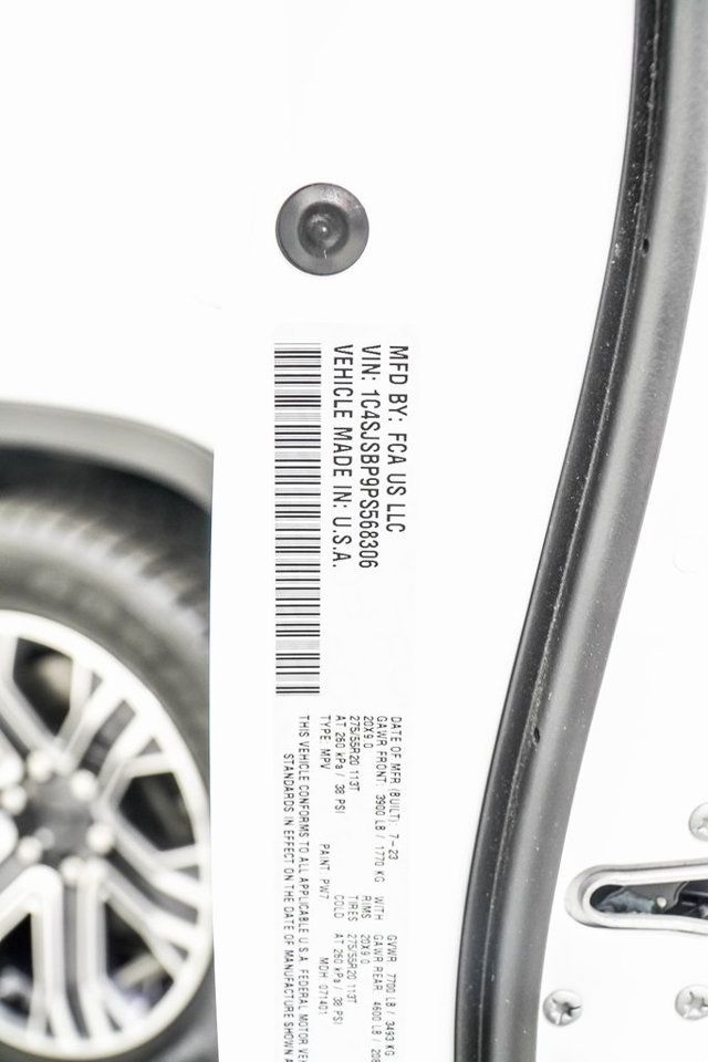 2023 Jeep Wagoneer L Series II - 22965067 - 51