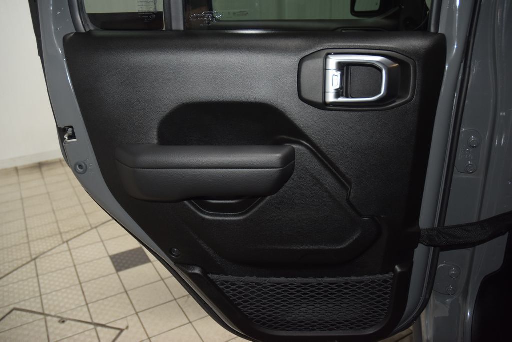 2023 Jeep Wrangler High Tide - 23071427 - 39