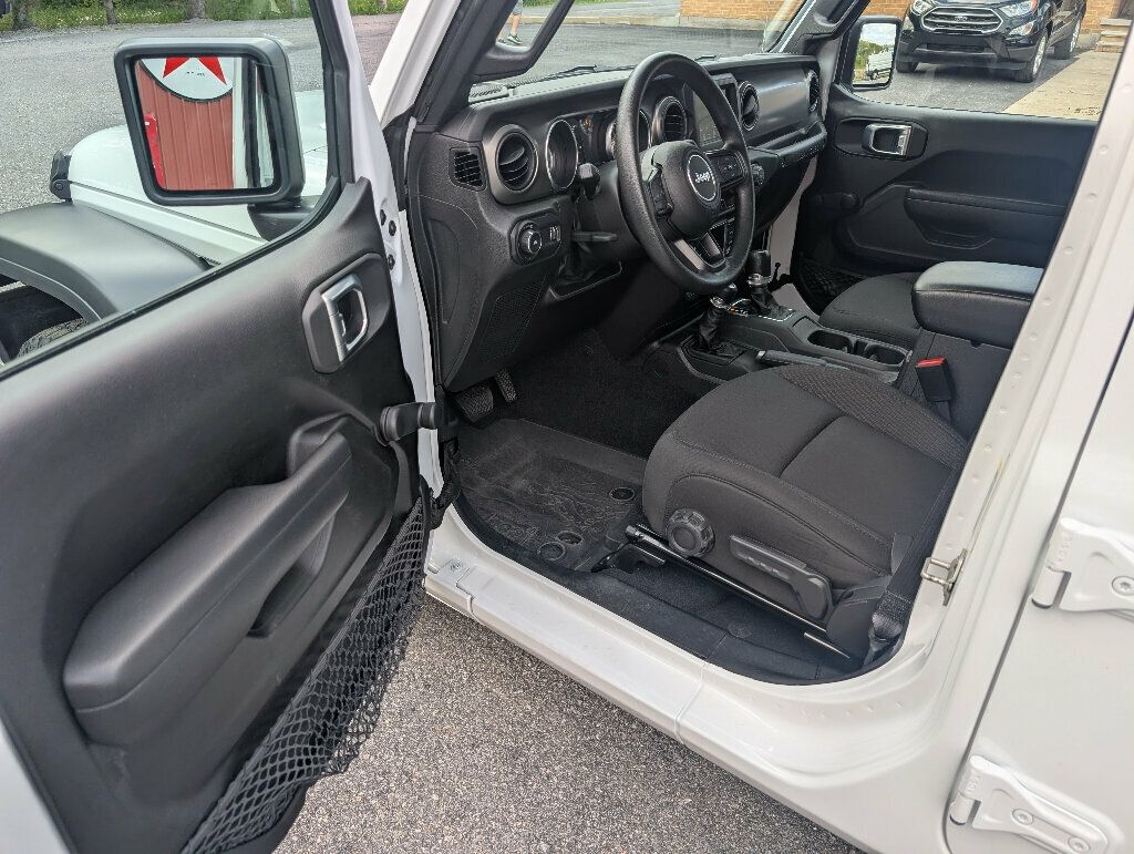 2023 Jeep Wrangler ONE OWNER w SUNRIDER SOFT TOP - 22835062 - 29