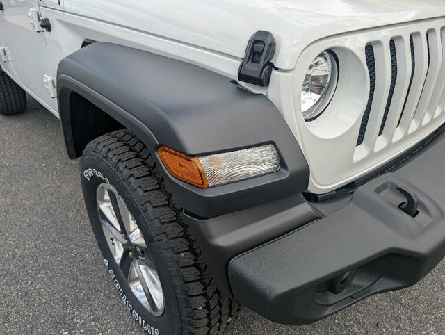2023 Jeep Wrangler ONE OWNER w SUNRIDER SOFT TOP - 22835062 - 40