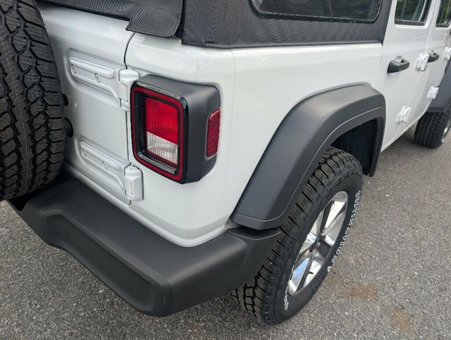 2023 Jeep Wrangler ONE OWNER w SUNRIDER SOFT TOP - 22835062 - 41