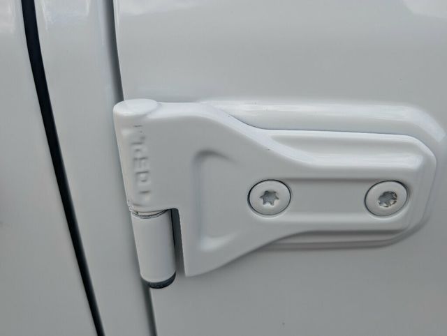 2023 Jeep Wrangler ONE OWNER w SUNRIDER SOFT TOP - 22835062 - 44