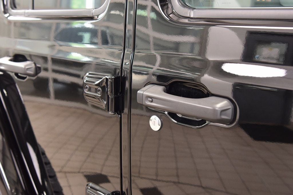 2023 Jeep Wrangler Rubicon 392 - 22902452 - 21