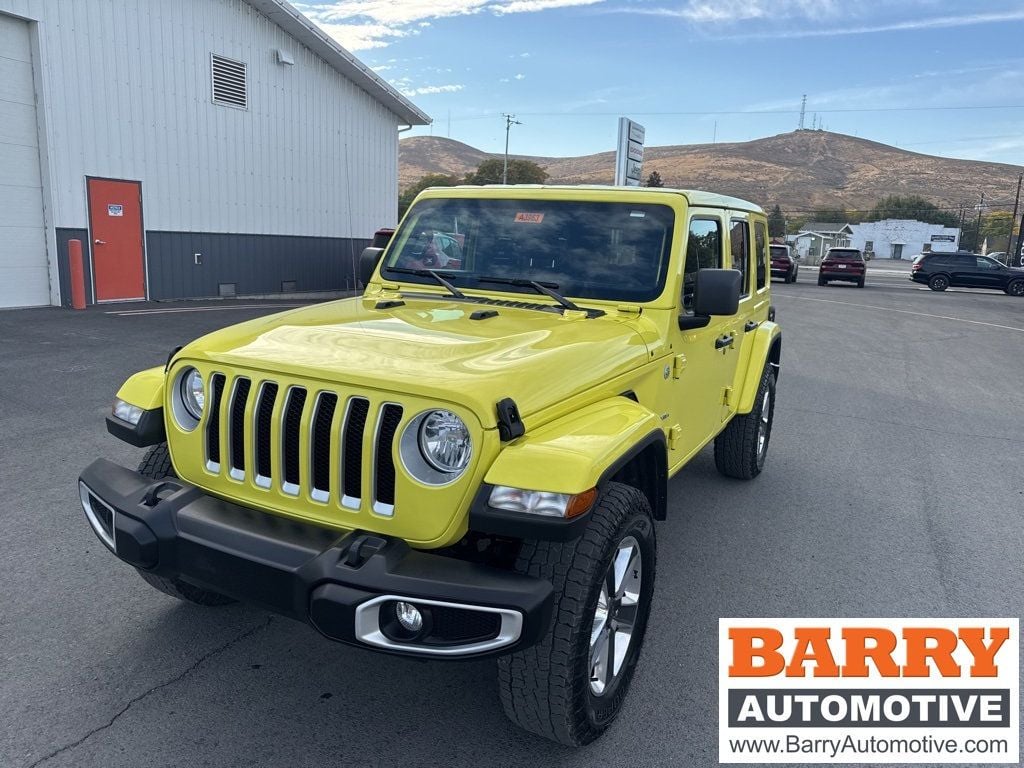 2023 Jeep Wrangler 4-Door Sahara photo 1