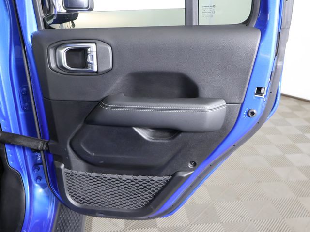 2023 Jeep Wrangler Sahara - 23083481 - 22