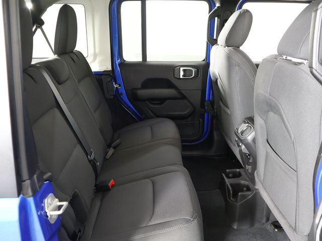 2023 Jeep Wrangler Sahara - 23083481 - 30