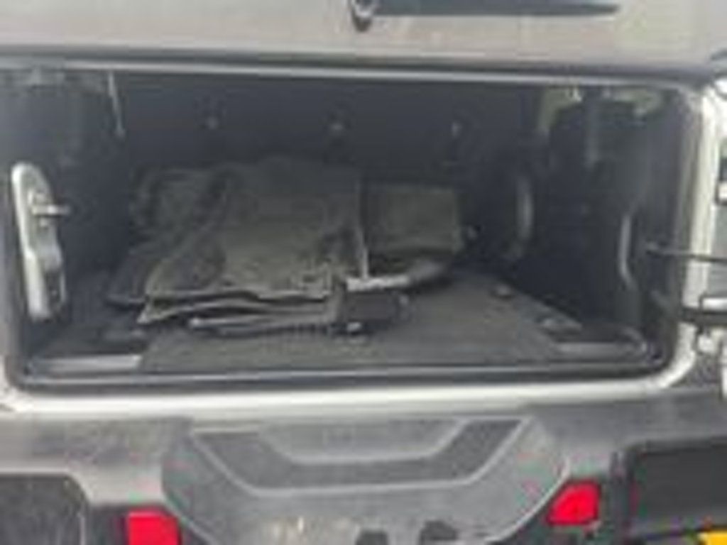 2023 Jeep Wrangler Sahara 4xe photo 4