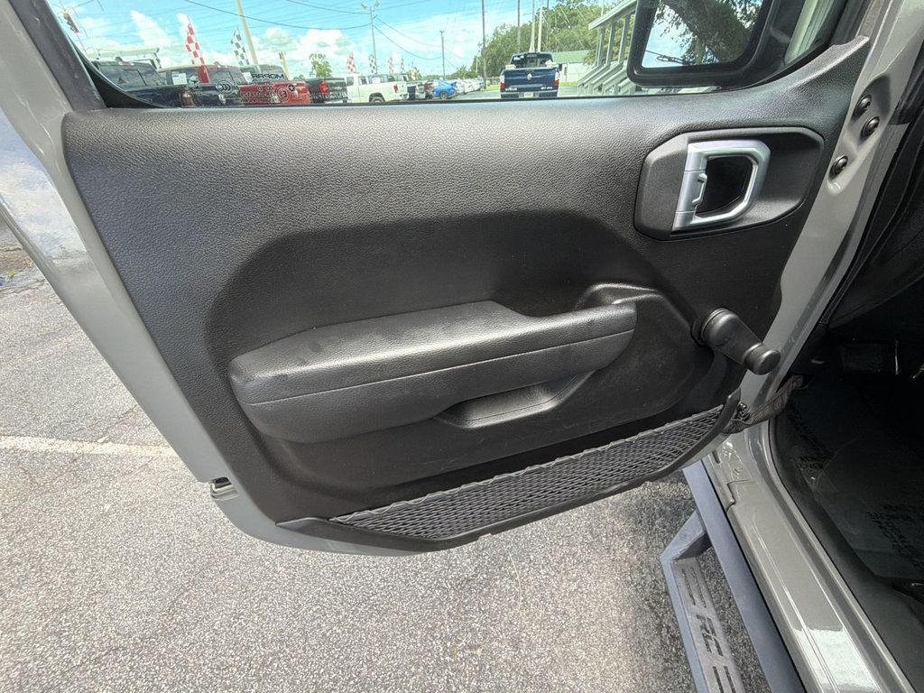 Jeep Wrangler SPORT photo 12