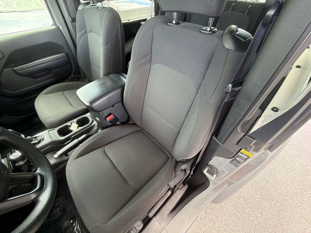 Jeep Wrangler SPORT photo 14