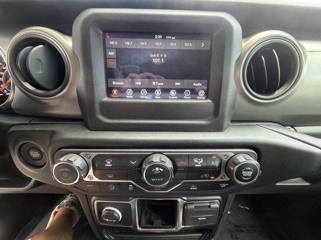Jeep Wrangler SPORT photo 17