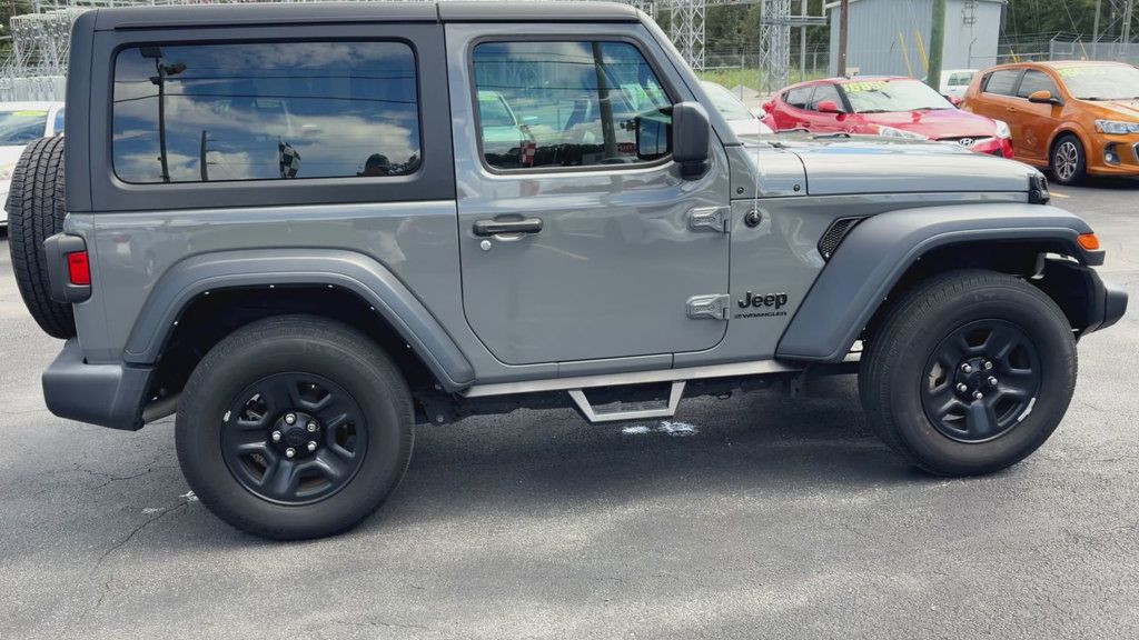 Jeep Wrangler SPORT photo 9