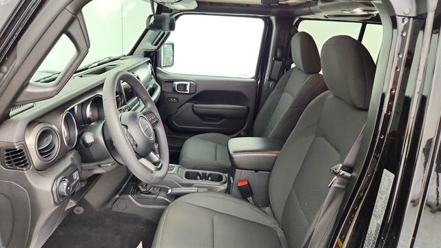 2023 Jeep Wrangler Sport S 4 Door 4x4 w/ EcoDiesel V6 & Hardtop - 23081830 - 18