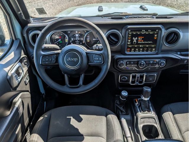 2023 Jeep Wrangler 4xe 4x4 - 23020045 - 26