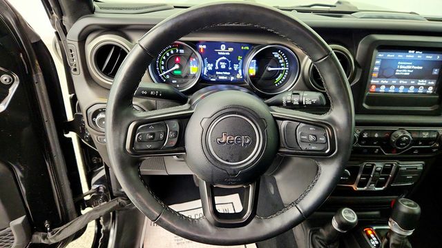2023 Jeep Wrangler 4xe 4x4 w/ Cold Weather Group, Convenience & Black 3-Piece Hardtop - 23098961 - 12