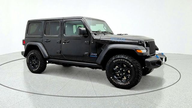2023 Jeep Wrangler 4xe 4x4 w/ Cold Weather Group, Convenience & Black 3-Piece Hardtop - 23098961 - 2