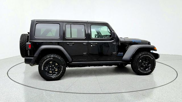2023 Jeep Wrangler 4xe 4x4 w/ Cold Weather Group, Convenience & Black 3-Piece Hardtop - 23098961 - 3