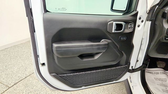 2023 Jeep Wrangler 4xe 4x4 w/ Sky One-Touch Top & Cold Weather Group - 23033202 - 9