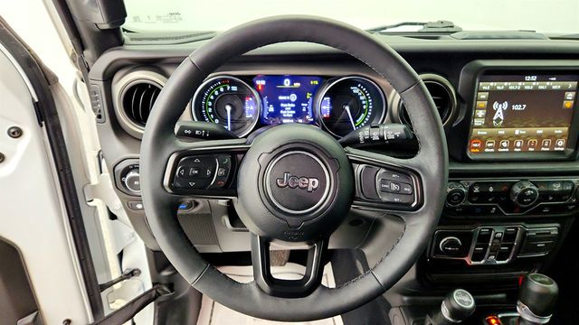 2023 Jeep Wrangler 4xe 4x4 w/ Sky One-Touch Top & Cold Weather Group - 23033202 - 12