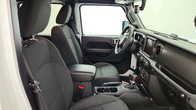 2023 Jeep Wrangler 4xe 4x4 w/ Sky One-Touch Top & Cold Weather Group - 23033202 - 24