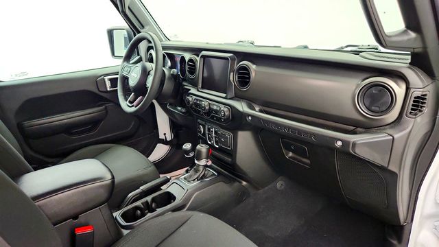 2023 Jeep Wrangler 4xe 4x4 w/ Sky One-Touch Top & Cold Weather Group - 23033202 - 25