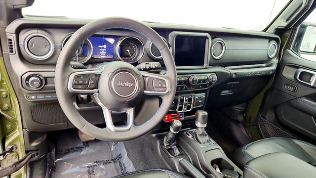 2023 Jeep Wrangler 4xe Rubicon 4x4 w/ Black Hard Top, Leather & Cold Weather Group - 23091928 - 11