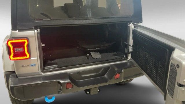 2023 Jeep Wrangler 4xe Sahara - 23046450 - 7