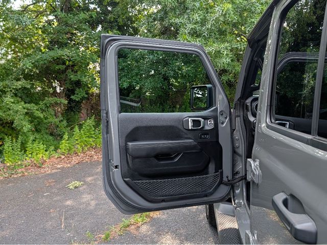 2023 Jeep Wrangler 4xe Sahara - 23044821 - 13