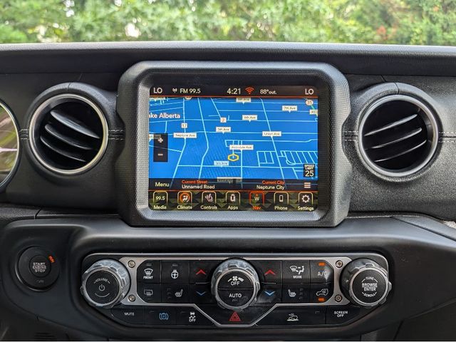 2023 Jeep Wrangler 4xe Sahara - 23044821 - 32